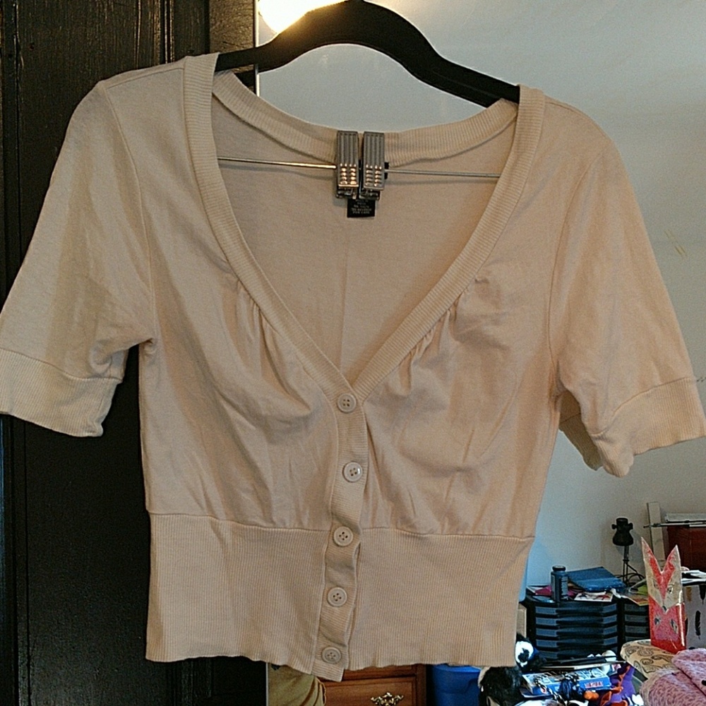 Cream cropped coverup sz m Rue21